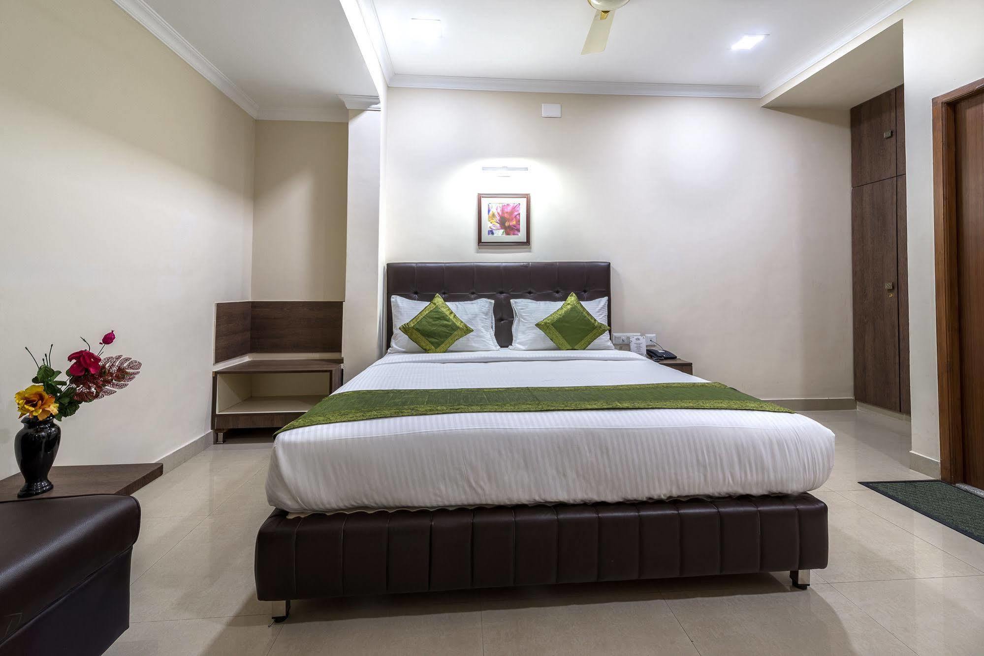 Hotel Mount Kailash Suites Čennai Exteriér fotografie